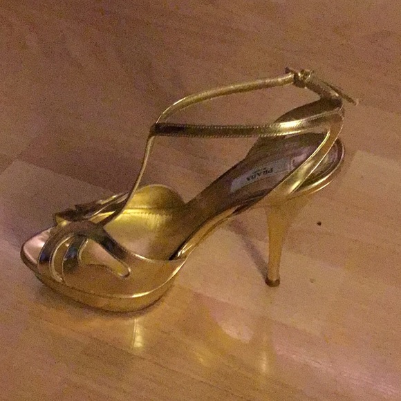 NEVER WORN PRADA STILETTOS - Picture 6 of 6